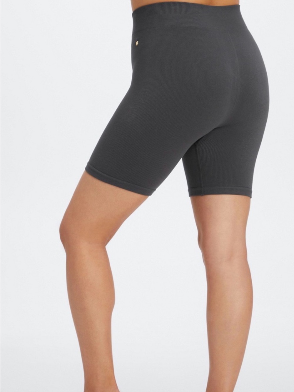 Fabletics Cloud Seamless High-Waisted 7" Short